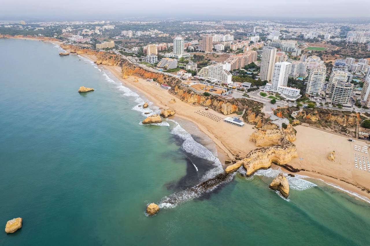 Where can I get cheap drinks in Portimao?