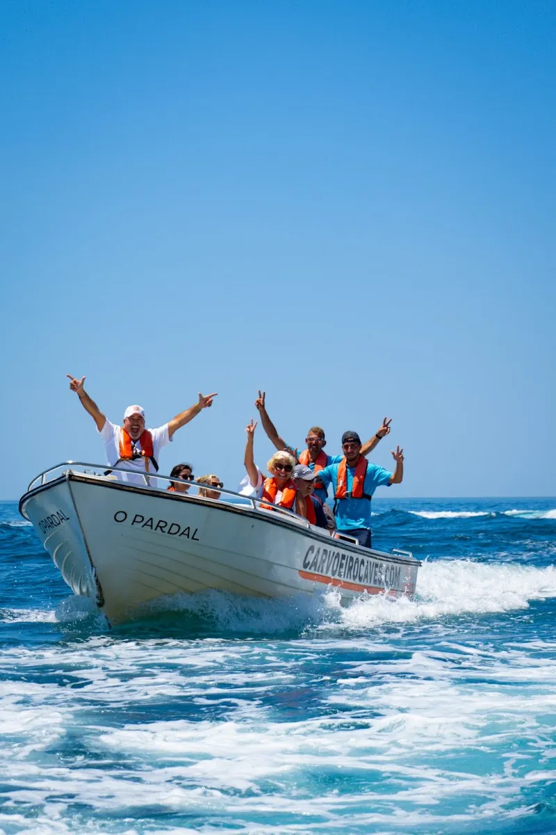 Passeios de barco às grutas de Benagil Algarve
