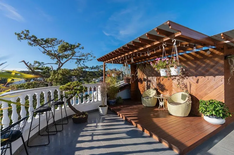 N Queen Apartment Hotel