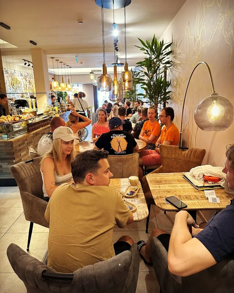 Cafetaria Yellow Bourbon Coffee & Brunch Faro