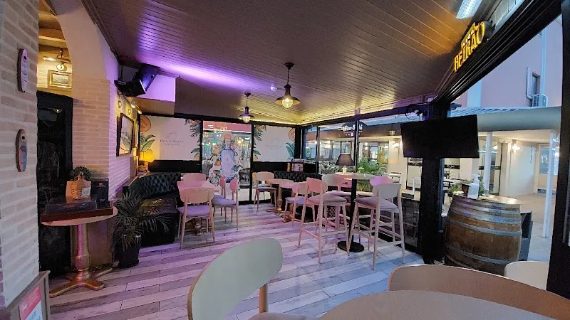 Oporto Tavern Wine & Cocktail Bar