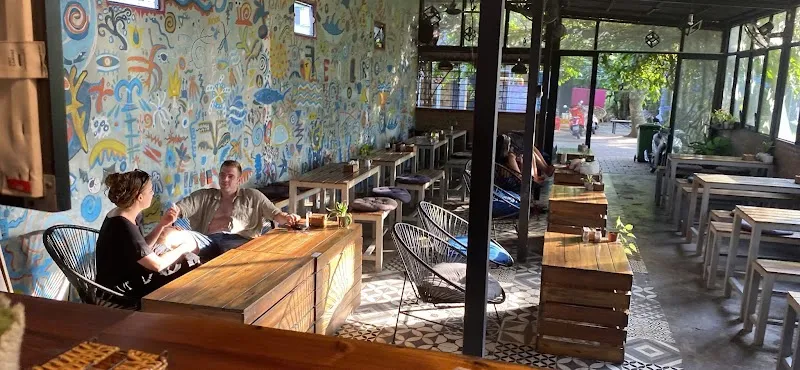 Nora’s Cafe - Restaurant