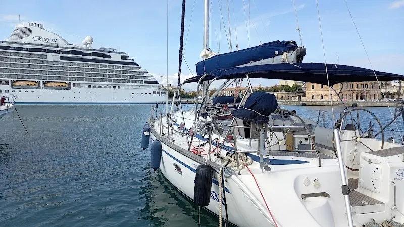 Harmony Tours - Sailing cruises